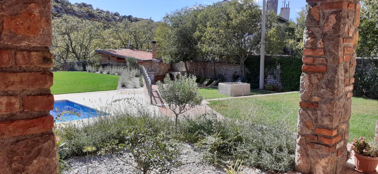 סנג' Guesthouse Ruza מראה חיצוני תמונה