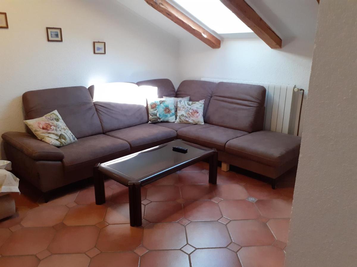 סנג' Guesthouse Ruza מראה חיצוני תמונה