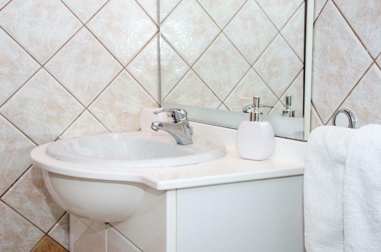 סנג' Guesthouse Ruza מראה חיצוני תמונה